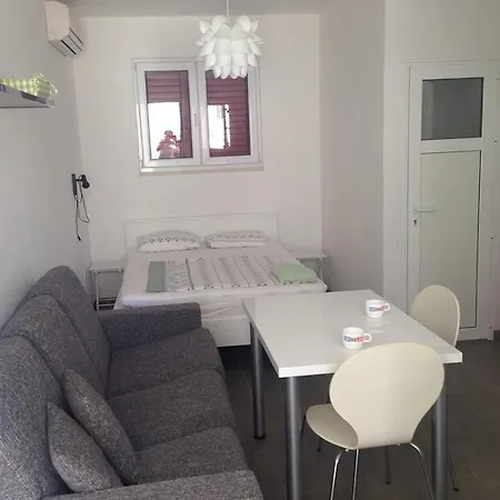 Apartment Anja *